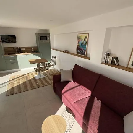 Sea View With Large Terrace 5-min Walk To The アパート ル・ラヴァンドゥー